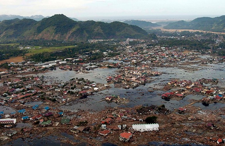 Sumatra-Indonesia-earthquake-and-tsunami-December-2004-4