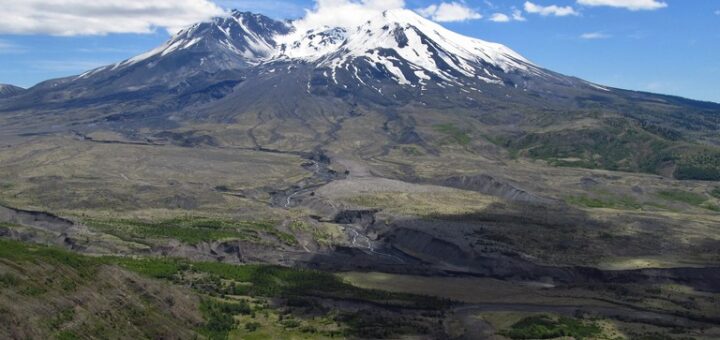 mount-st-helens-washington-volcanic-eruption-may-1980