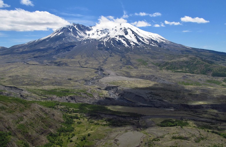 mount-st-helens-washington-volcanic-eruption-may-1980