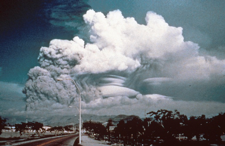 volcanic-eruption-on-Mount-Pinatubo-Philippines-June-1991