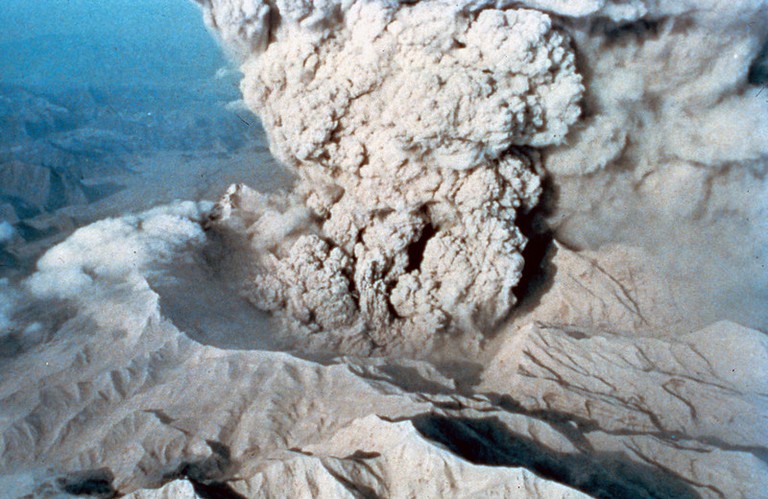 volcanic-eruption-on-Mount-Pinatubo-Philippines-June-1991